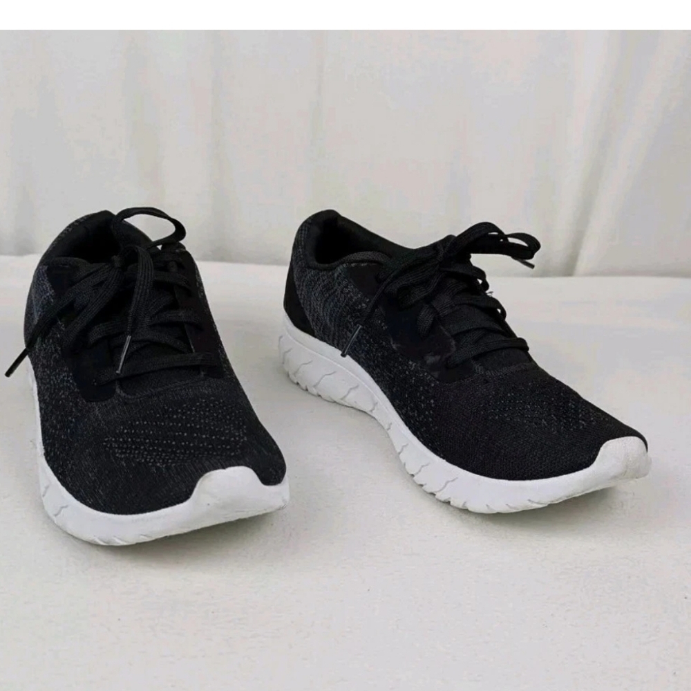 LIKE NEW Black Athletic Work Shoes.